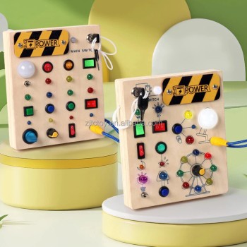 QiAiKe Montessori Mini Busy Board με Φώτα LED – Φορητό Παιχνίδι Δραστηριοτήτων για Παιδιά