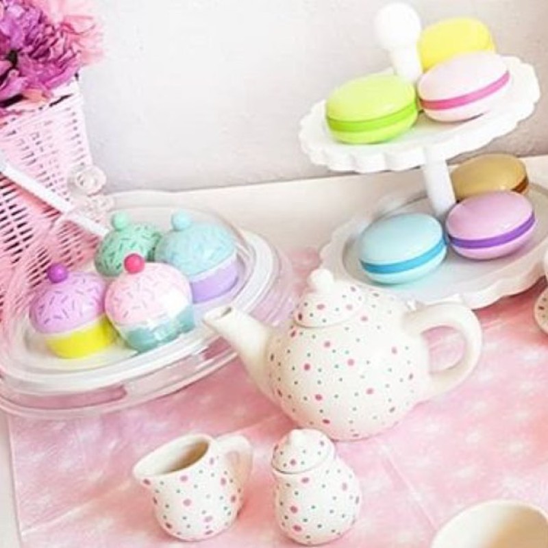 Jabadabado Macarons σε Βάση Σερβιρίσματος Jabadabado Macarons σε Βάση Σερβιρίσματος