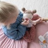 Little Dutch Υφασμάτινο μωρό σε καλαθούνα Rosa