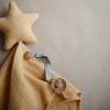 Mushie Πανάκι παρηγοριάς Star Fall Yellow Mushie Πανάκι παρηγοριάς Star Fall Yellow