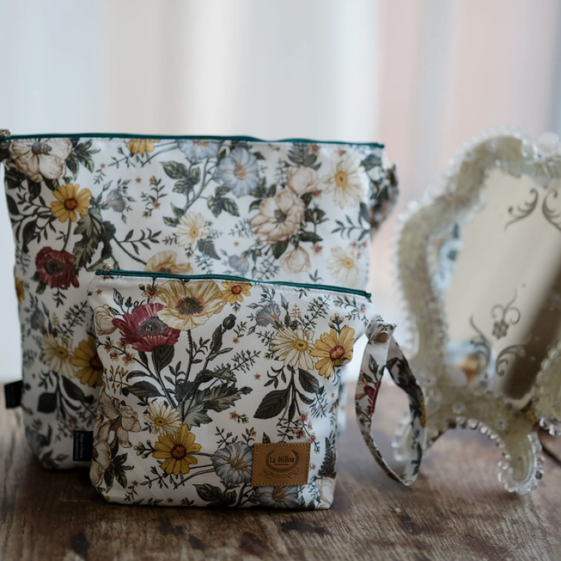 La Millou Αδιάβροχη Τσάντα Ταξιδιού Vintage Meadow La Millou Αδιάβροχη Τσάντα Ταξιδιού Vintage Meadow
