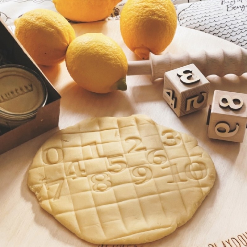 Bluberry Kidsroom Σετ πλαστελίνης λεμόνι και ξύλινα ζάρια μαθηματικών Bluberry Kidsroom Σετ πλαστελίνης λεμόνι και ξύλινα ζάρια μαθηματικών