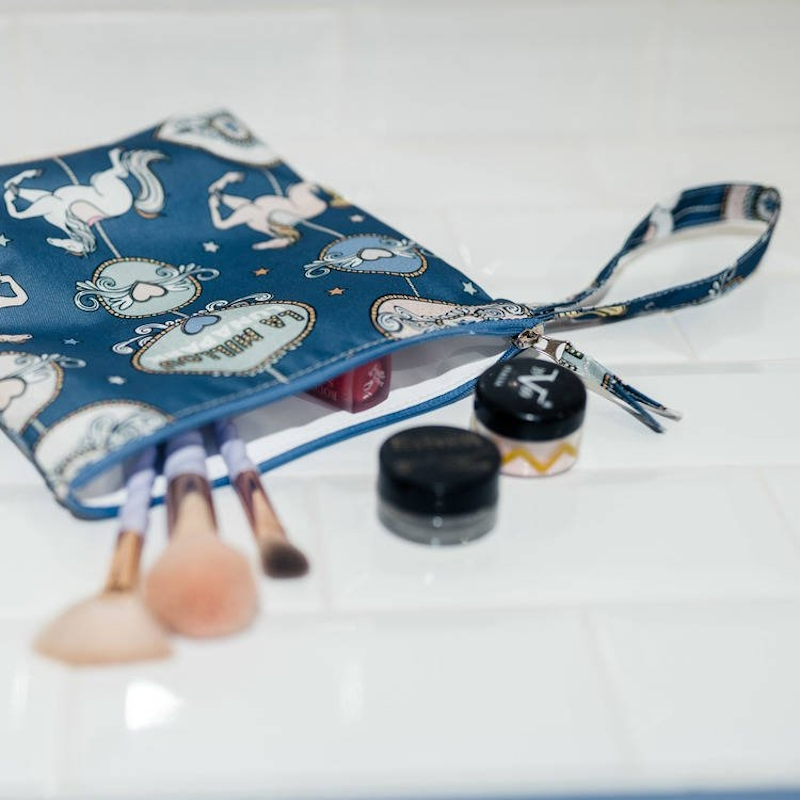 La Millou Αδιάβροχο Tσαντάκι Wild Blossom Travel Bag S 19,5X20X9εκ. La Millou Αδιάβροχο Tσαντάκι Wild Blossom Travel Bag S 19,5X20X9εκ.