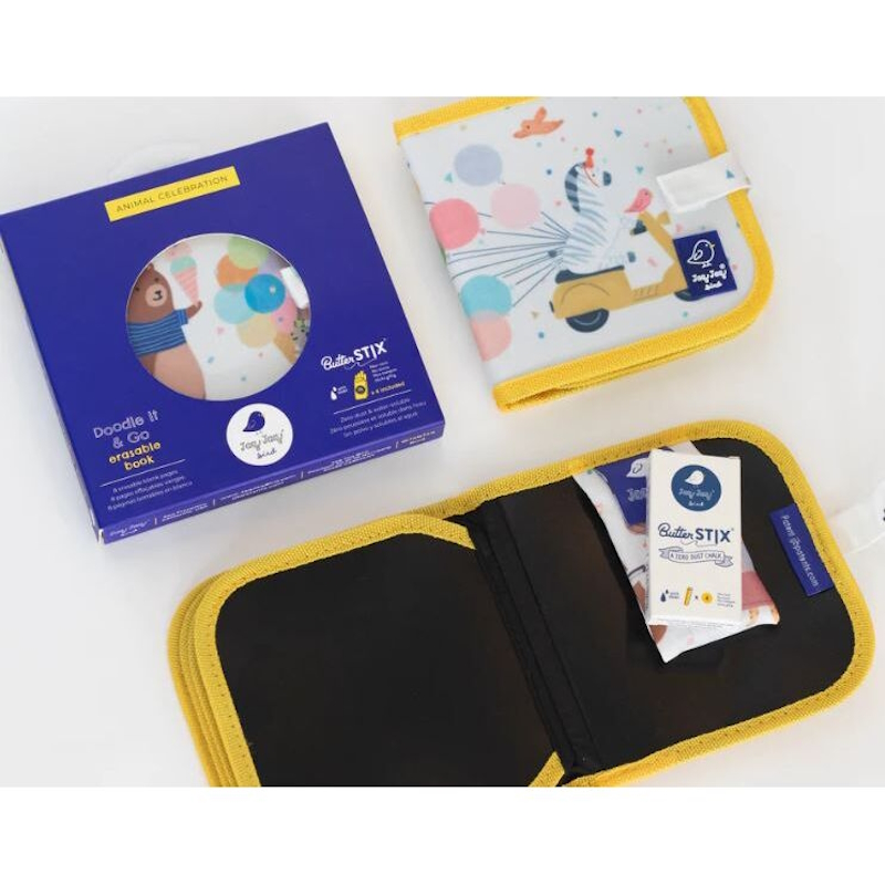 Jaq Jaq Bird Mini Βιβλίο ζωγραφικής μαυροπίνακας με 4 Butterstix κιμωλίες Lion Jaq Jaq Bird Mini Βιβλίο ζωγραφικής μαυροπίνακας με 4 Butterstix κιμωλίες Lion