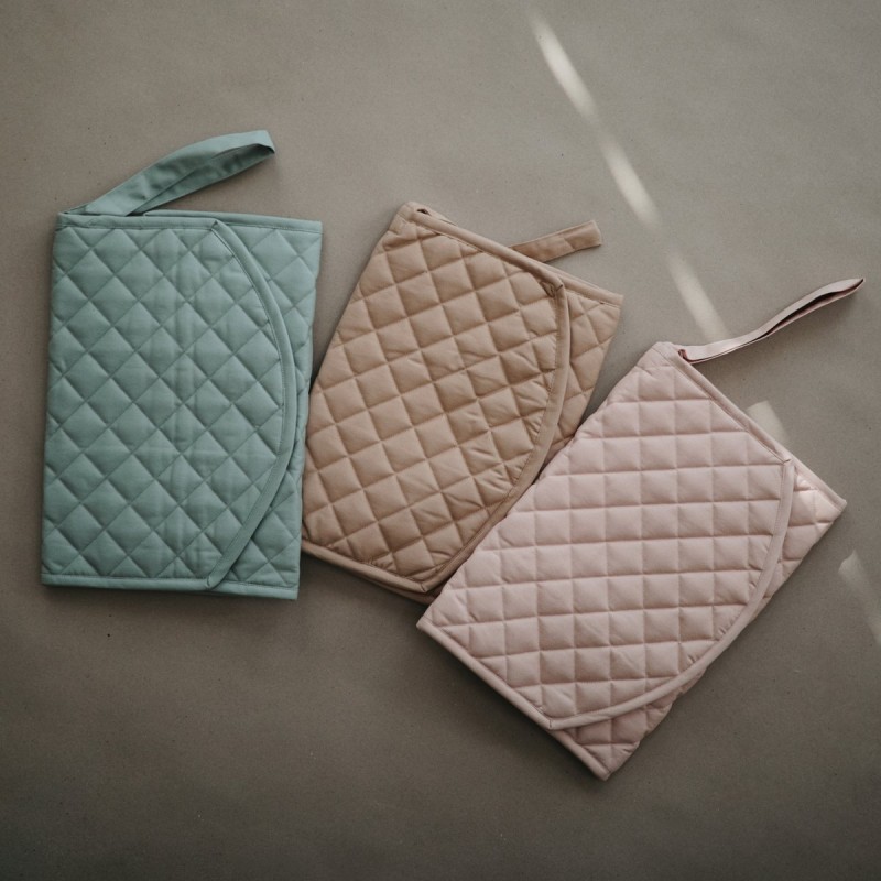 ροζ φορητή βρεφική αλλαξιέρα